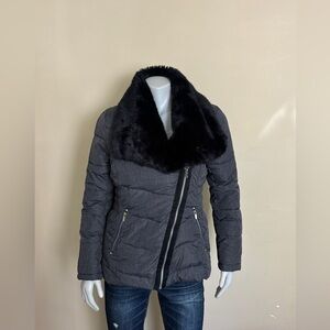 WILLIAM RAST - Grey Puffer Coat with faux-fur collar. Medium - P2P is 20".